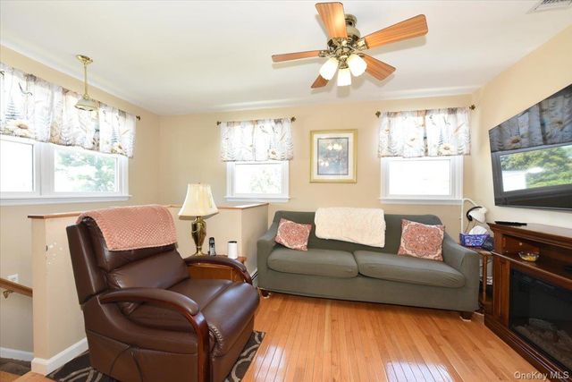 167 N Suffolk Avenue, Massapequa, NY 11758