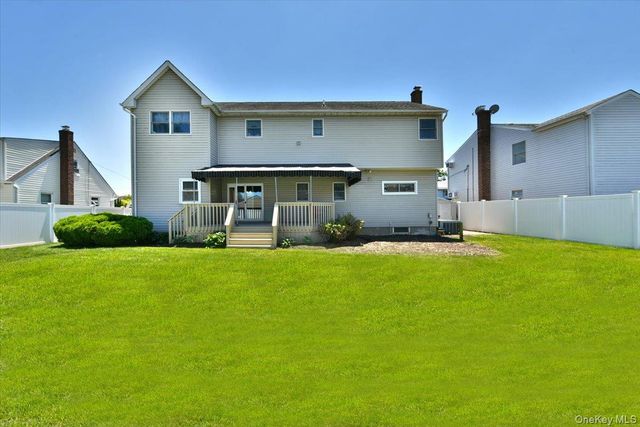 167 N Suffolk Avenue, Massapequa, NY 11758