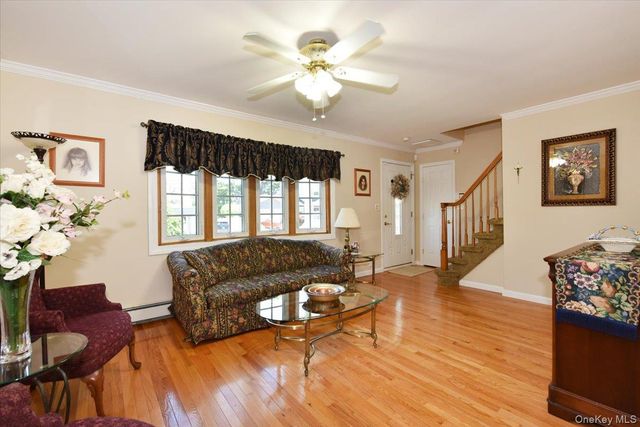 167 N Suffolk Avenue, Massapequa, NY 11758