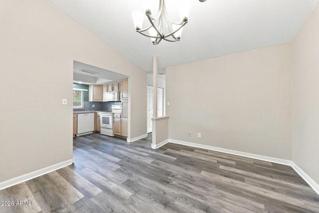 6325 W HEARN Road, Glendale, AZ 85306