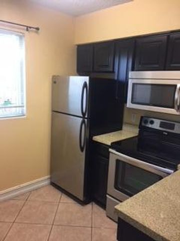 1040 Lake Shore Drive 104, West Palm Beach, FL 33403