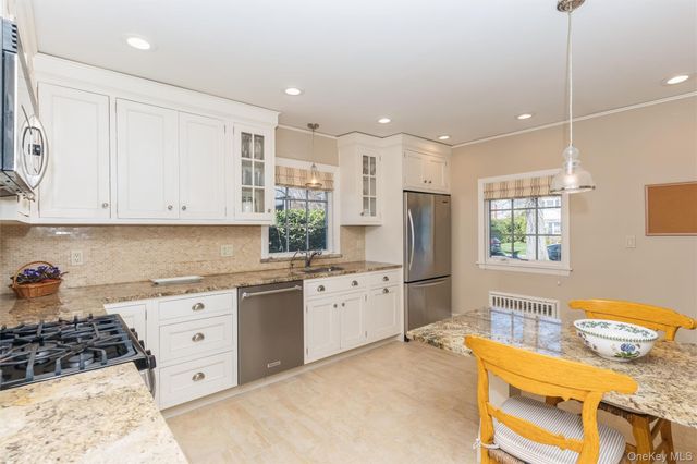 46 Wyatt Road, Garden City, NY 11530