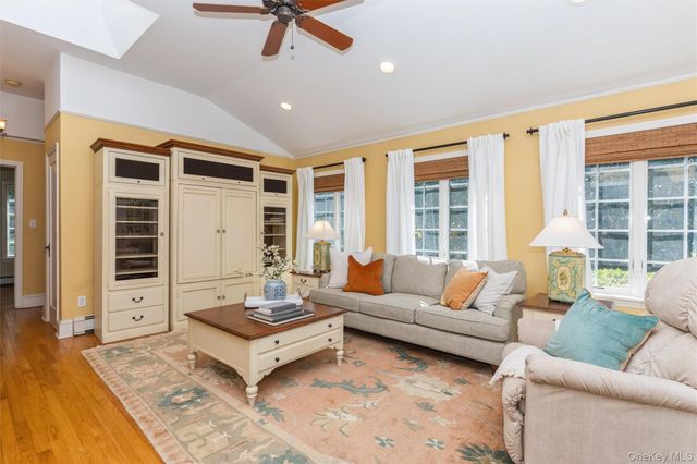 46 Wyatt Road, Garden City, NY 11530