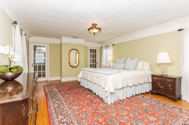 46 Wyatt Road, Garden City, NY 11530