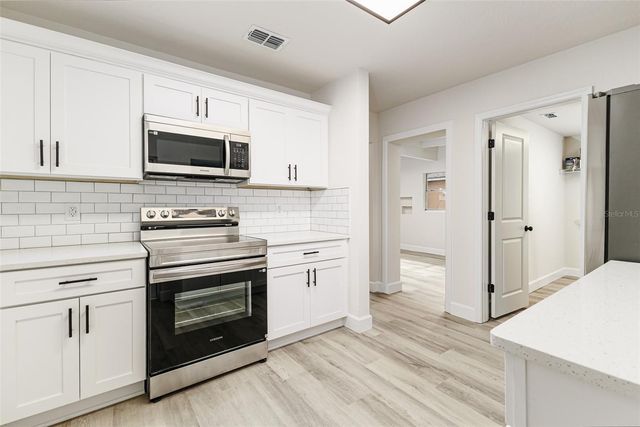 1712 HUNTINGTON STREET, Lakeland, FL 33801
