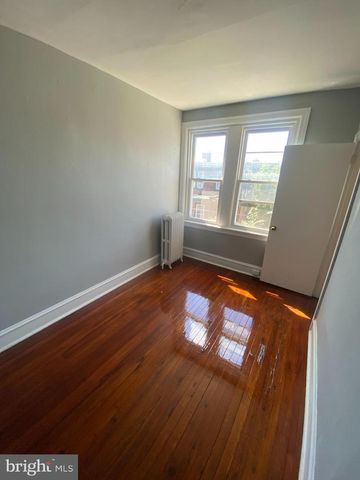 5205 GLENLOCH ST, Philadelphia, PA 19124