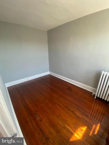 5205 GLENLOCH ST, Philadelphia, PA 19124