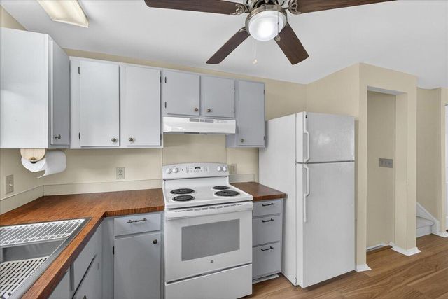 4950 Amberwood Lane, North Charleston, SC 29418