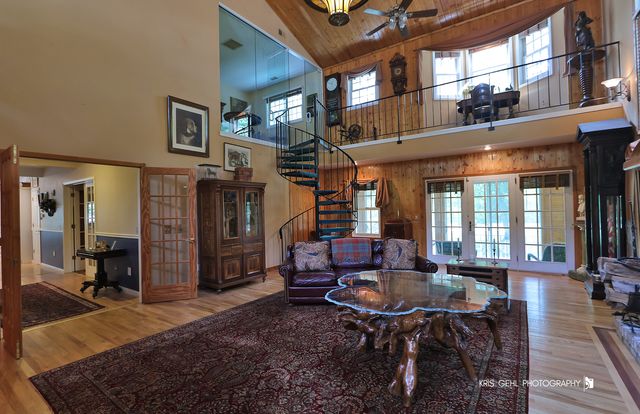 2214 MAIN STREET Road, Spring Grove, IL 60081