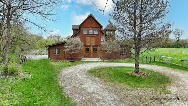 2214 MAIN STREET Road, Spring Grove, IL 60081