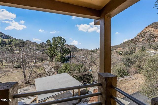 1944 Seminole Drive, Agoura Hills, CA 91301