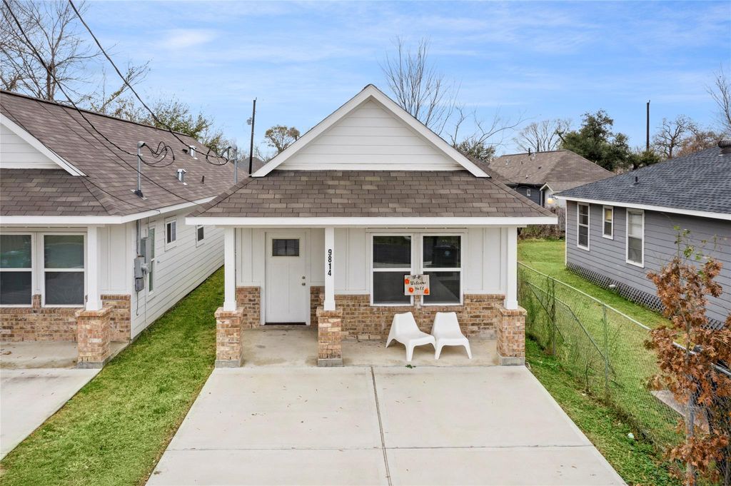 9814 Masterson St, Houston, TX 77029