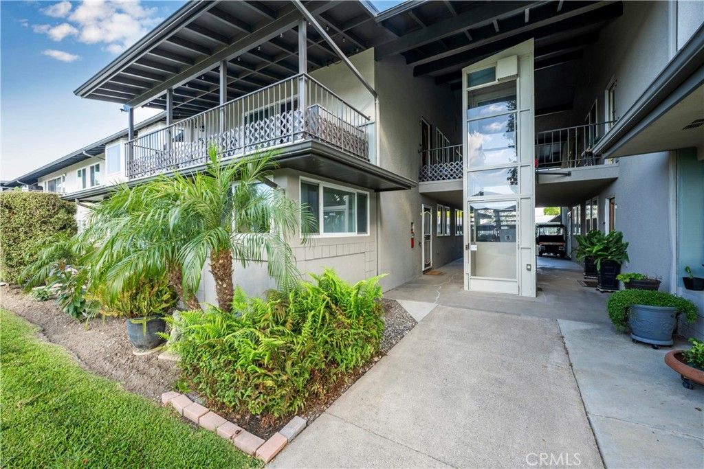 1841 McKinney Way 24G, Seal Beach, CA 90740