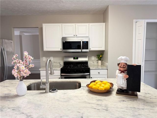 1170 Laurel Cove Drive, Snellville, GA 30078