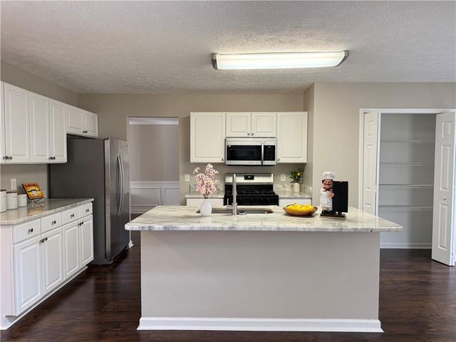 1170 Laurel Cove Drive, Snellville, GA 30078