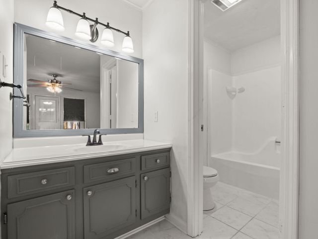 176 Country Club Circle, Leesville, LA 71446