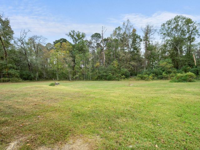 176 Country Club Circle, Leesville, LA 71446
