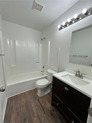 4251 Thalia Station CIR, Virginia Beach, VA 23452