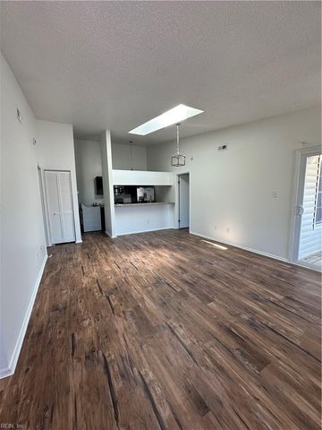 4251 Thalia Station CIR, Virginia Beach, VA 23452