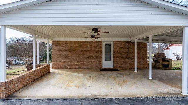 902 Greenwood Place, Lenoir, NC 28645
