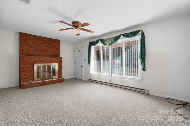 902 Greenwood Place, Lenoir, NC 28645