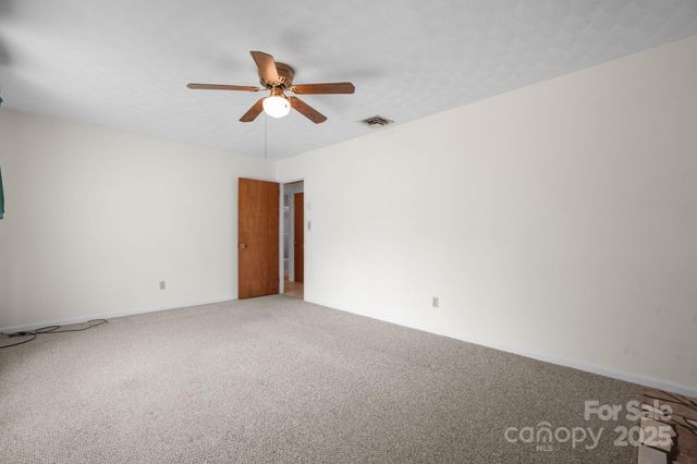 902 Greenwood Place, Lenoir, NC 28645