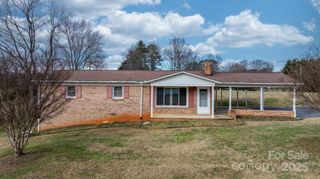 902 Greenwood Place, Lenoir, NC 28645