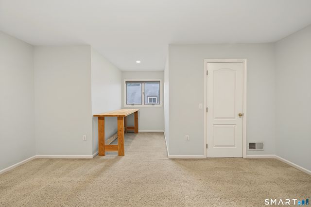 668 Glenbrook Road 17, Stamford, CT 06906