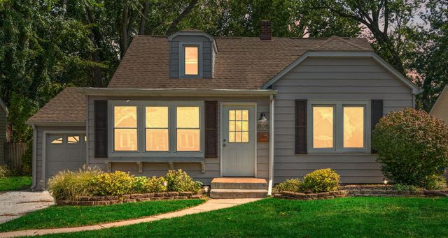 808 N West Street, Crown Point, IN 46307