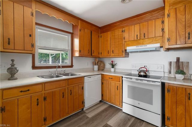 459 Elizabeth Lake DR, Hampton, VA 23669
