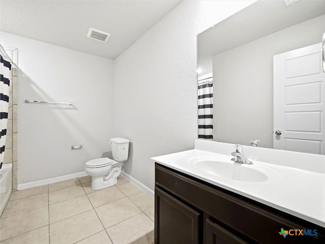 1132 Amber Lake, Seguin, TX 78155