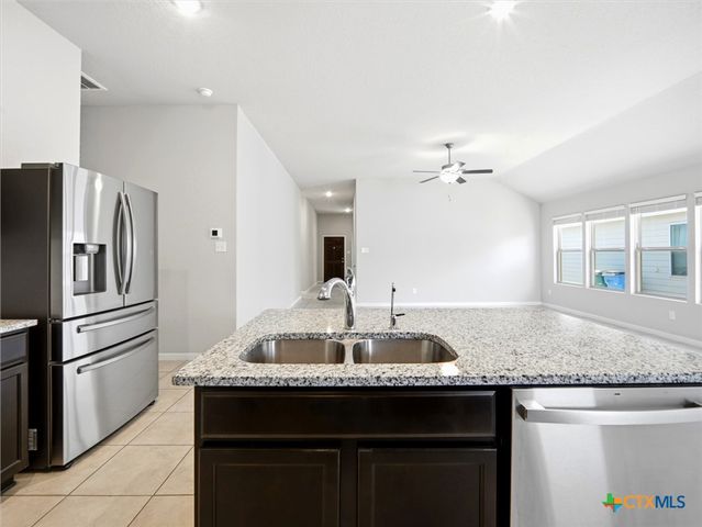 1132 Amber Lake, Seguin, TX 78155