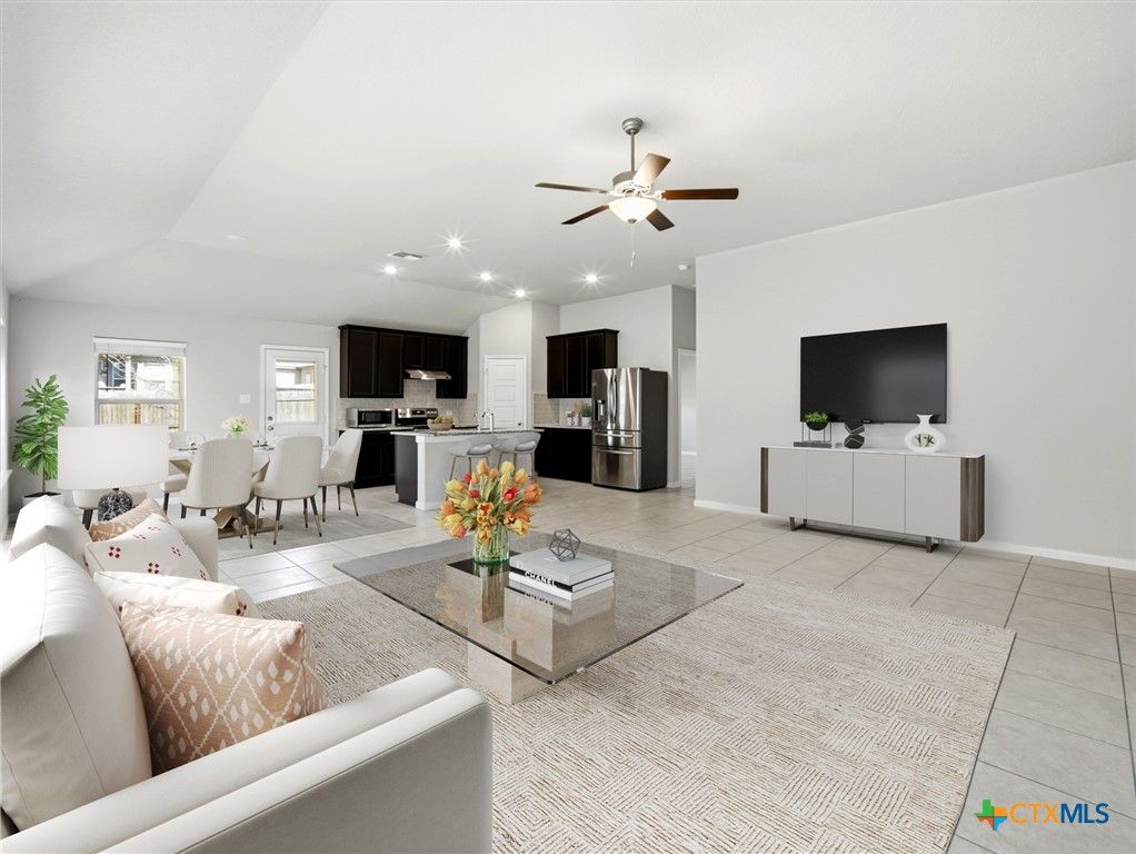 1132 Amber Lake, Seguin, TX 78155