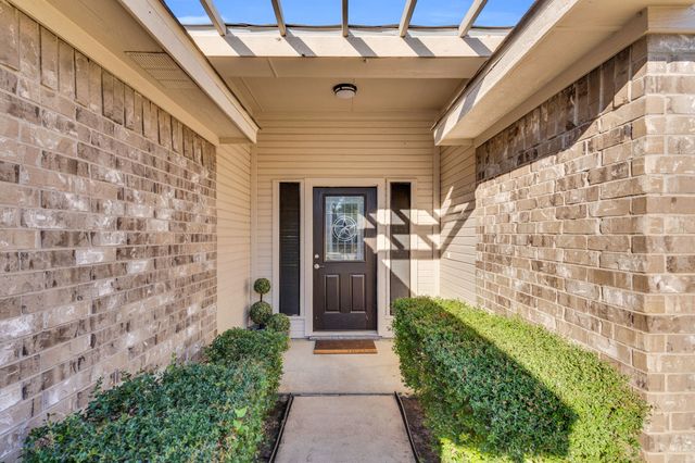 203 Cheyenne Trail, Alvarado, TX 76009