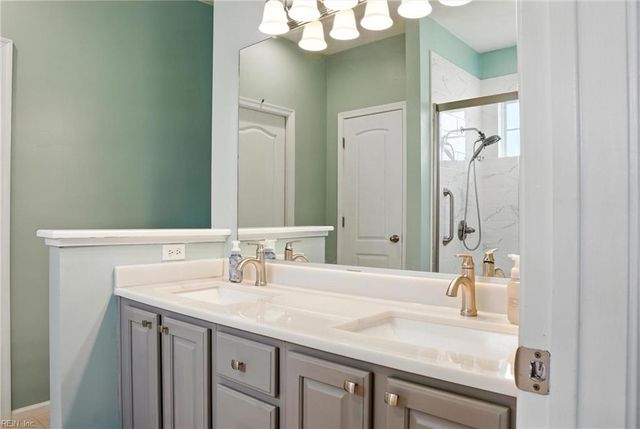 205 Deanes Station RD, Suffolk, VA 23435