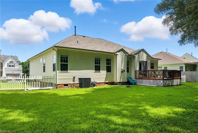 205 Deanes Station RD, Suffolk, VA 23435