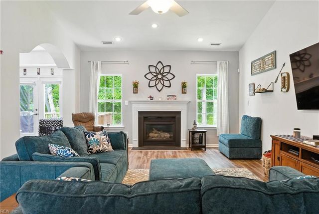 205 Deanes Station RD, Suffolk, VA 23435