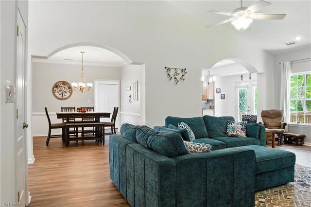 205 Deanes Station RD, Suffolk, VA 23435