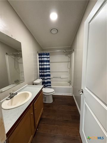 254 Maverick Lane, Marion, TX 78124