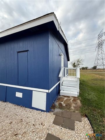 254 Maverick Lane, Marion, TX 78124