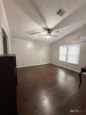 254 Maverick Lane, Marion, TX 78124