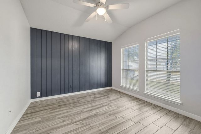 208 Hyltin ST, Hutto, TX 78634