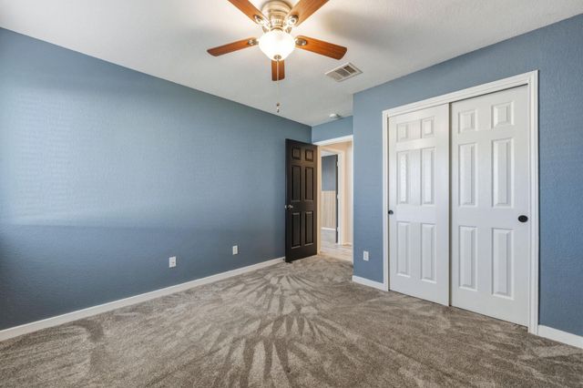 208 Hyltin ST, Hutto, TX 78634