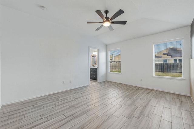 208 Hyltin ST, Hutto, TX 78634