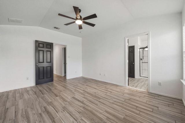 208 Hyltin ST, Hutto, TX 78634