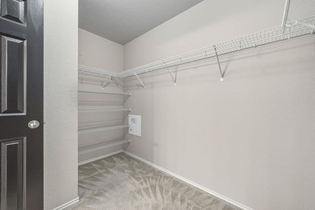 208 Hyltin ST, Hutto, TX 78634