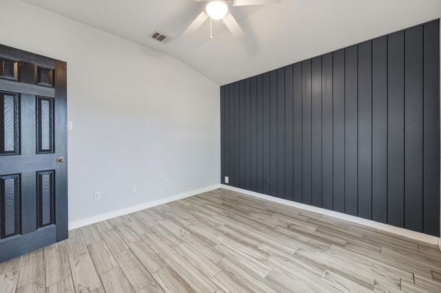 208 Hyltin ST, Hutto, TX 78634