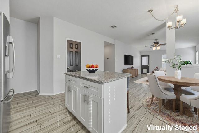 208 Hyltin ST, Hutto, TX 78634