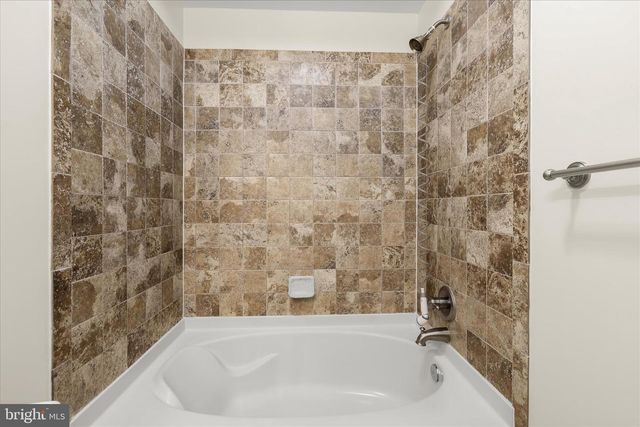 1438 N BOND ST, Baltimore, MD 21213