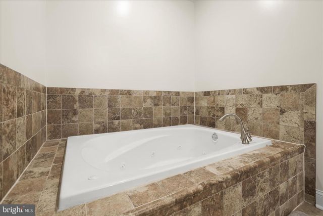 1438 N BOND ST, Baltimore, MD 21213